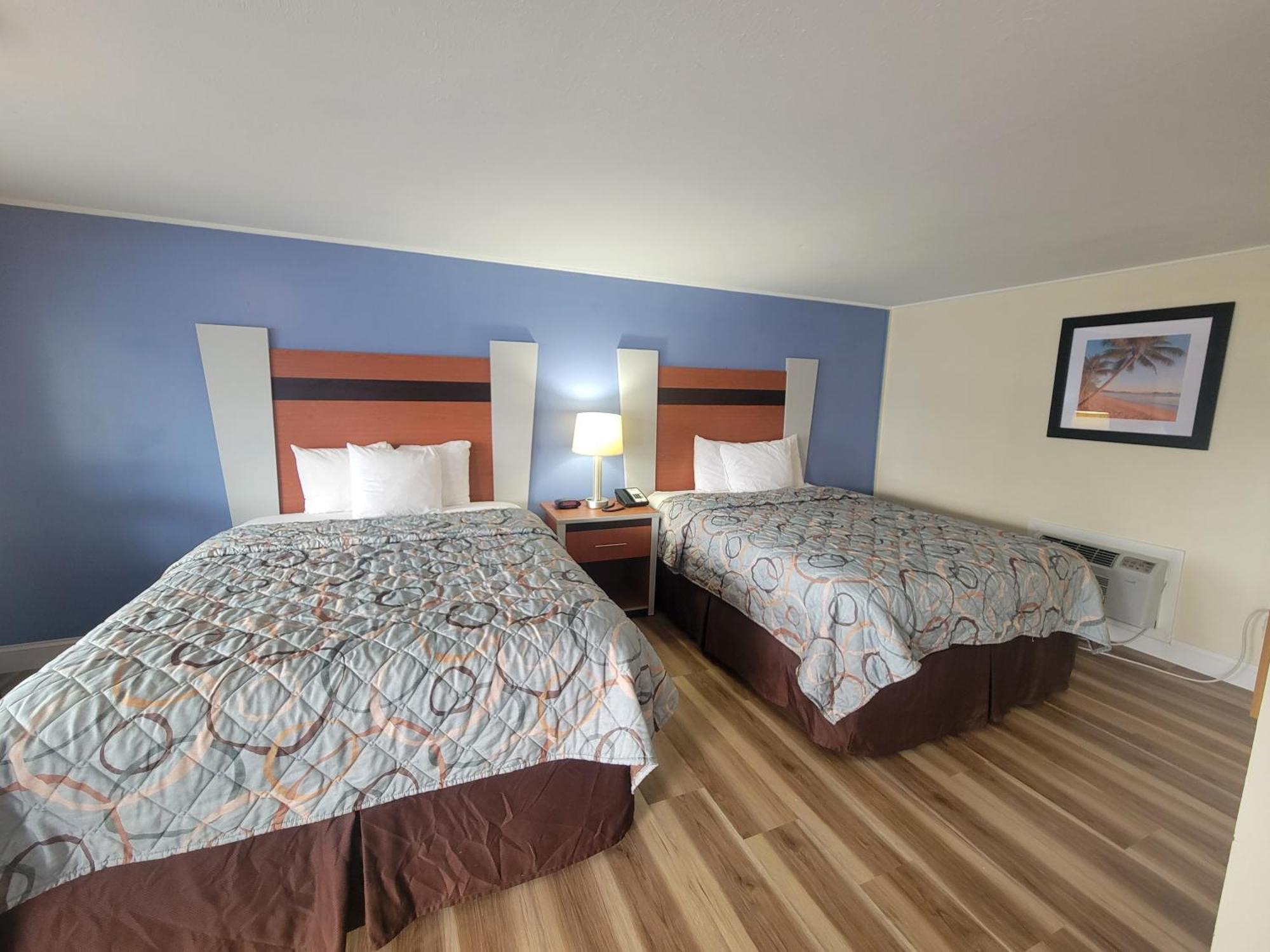 Days Inn By Wyndham - Cape Cod West Yarmouth Bagian luar foto